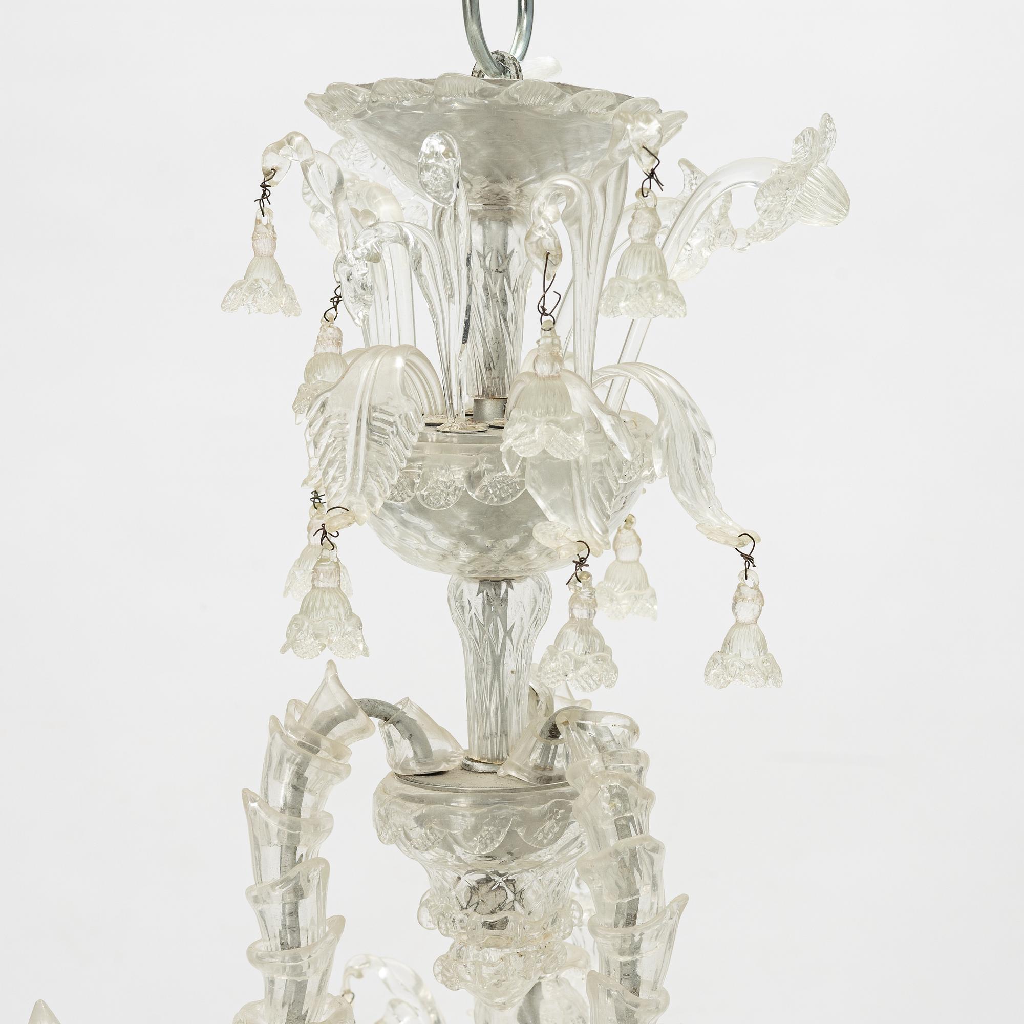 A Venetian style chandelier, mid 20th Century.