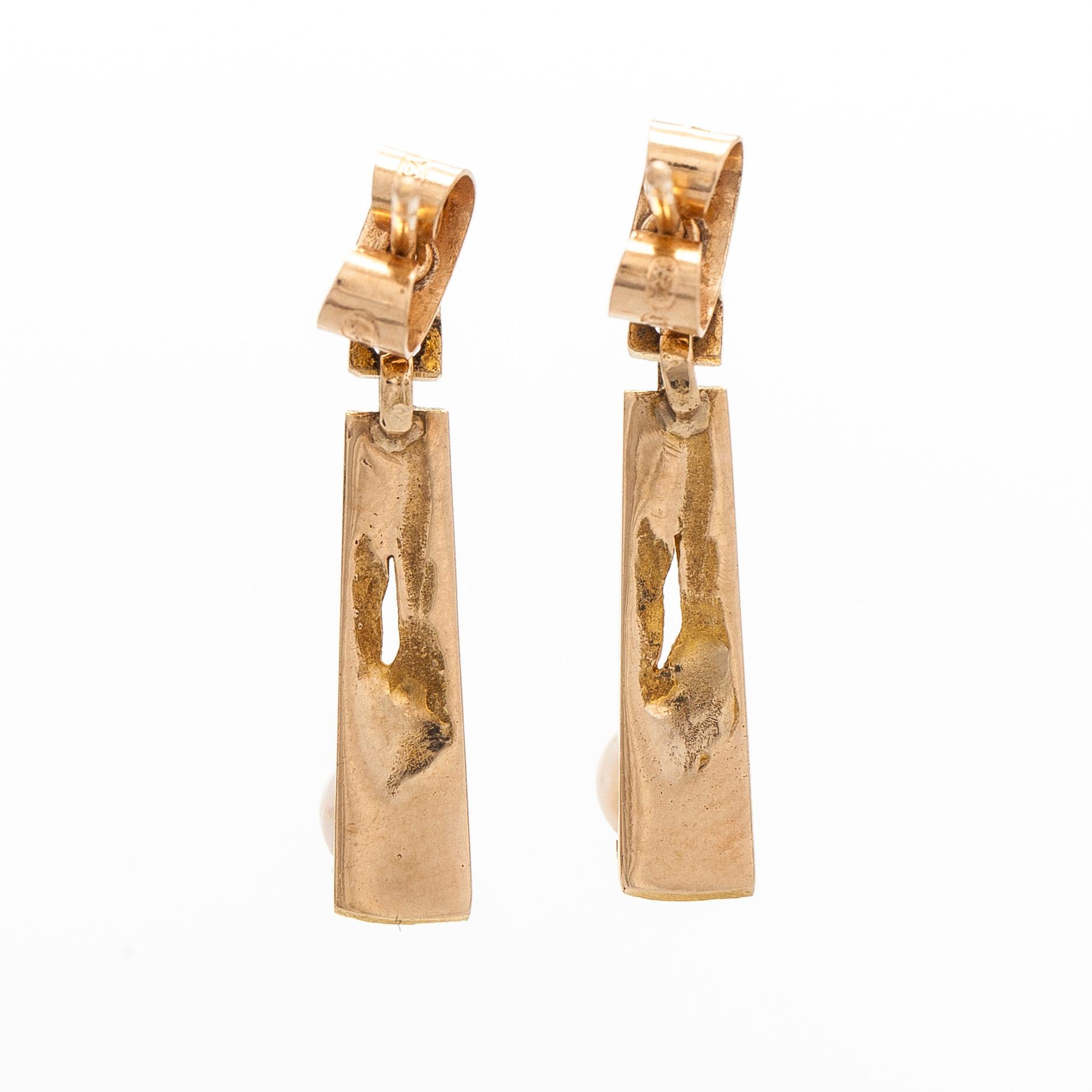 Björn Weckström, örhängen, "Pärltorn", 14K guld och odlade pärlor. Lapponia 1968.