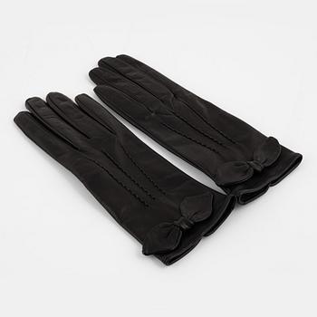 Prada, A pair of black lambskin gloves, size 7.