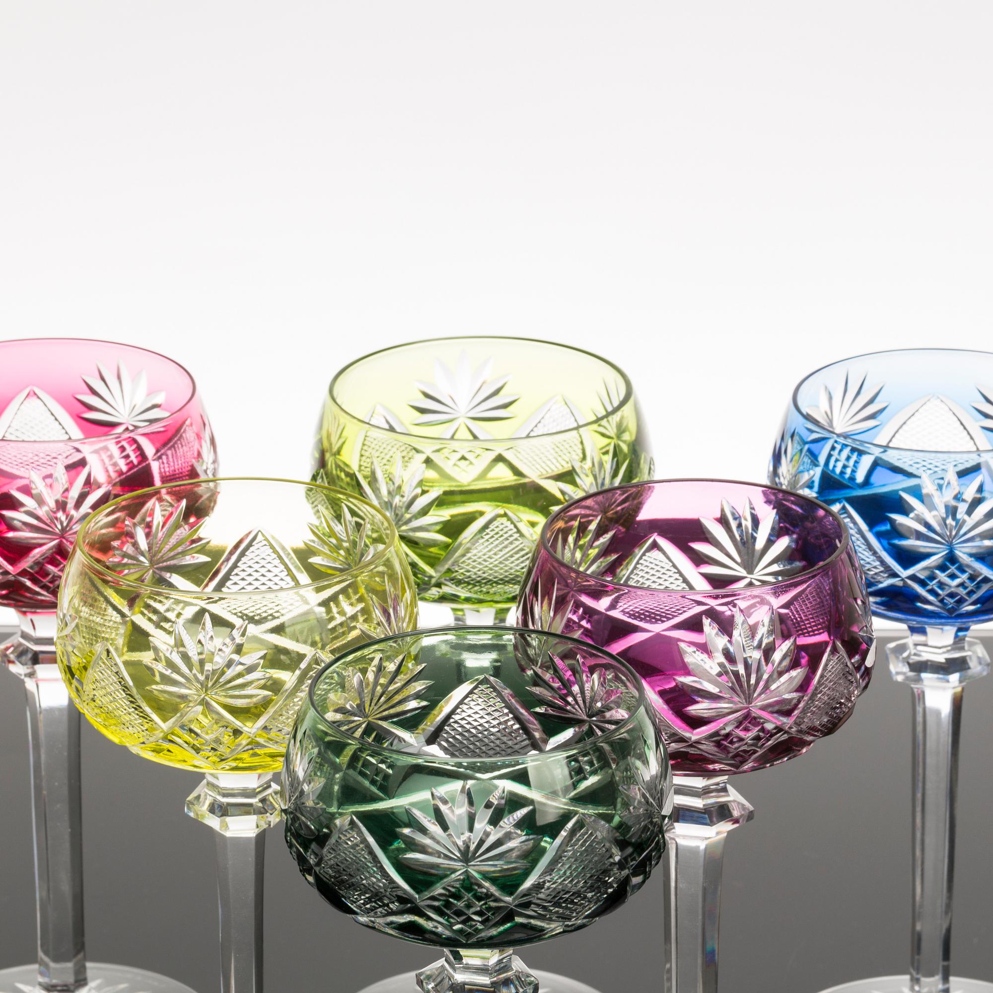 12 wine glassen and a carafe, VAL SAINT LAMBERT.