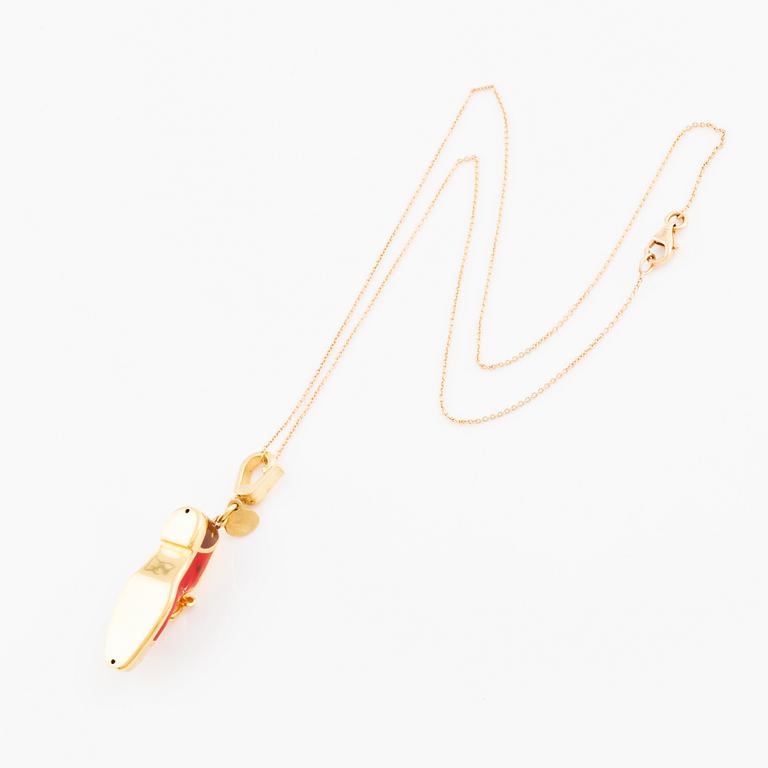 Gold and enamel shoe pendant, with gold chain.