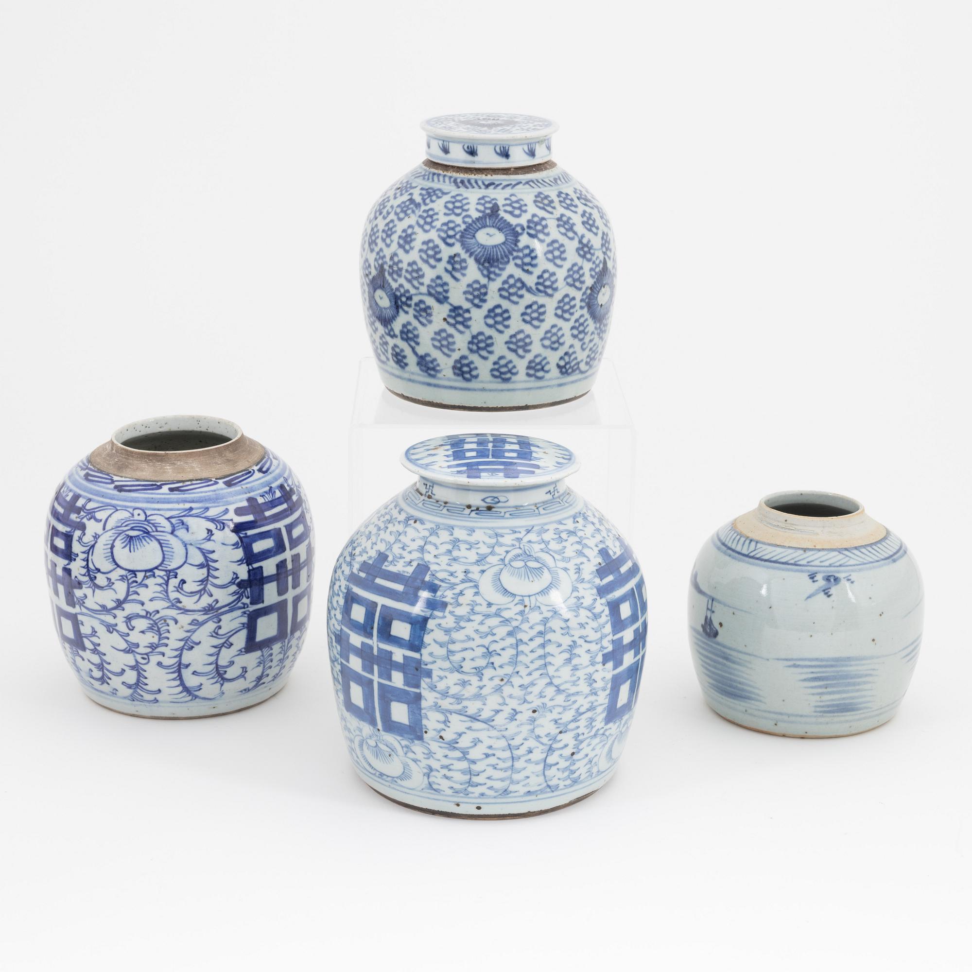 A group of four Chinese blue and white jars, late 19th Century/early 20th Century.