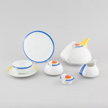 22 items of porcelain table ware, "Tac 1", designed by Walter Gropius in 1969 for Rosenthal Studio Linie.