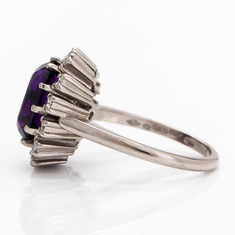 Ring, 18K white gold, with an amethyst and diamonds. Import marked A.Tillander, Helsinki 1972.