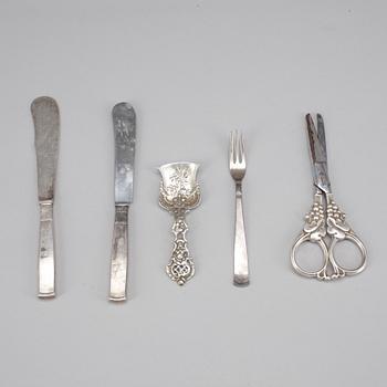 PARTI SILVER, 29 delar, bla Sverige, 1800/1900-tal. Totalvikt 853 gram.