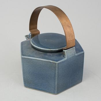 SIGNE PERSSON-MELIN, a six-sided teapot by Rörstrand.