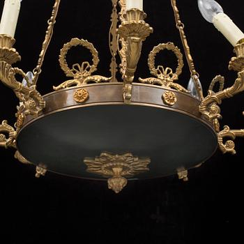 TAKAMPEL, empirestil, 1900-talets första hälft. Höjd 82 cm.