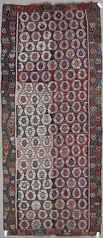MATTA, Kelim anatolisk, semiantik. Ca 370x160 cm.