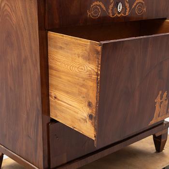 Byrå, Empire, Danmark, tidigt 1800-tal.