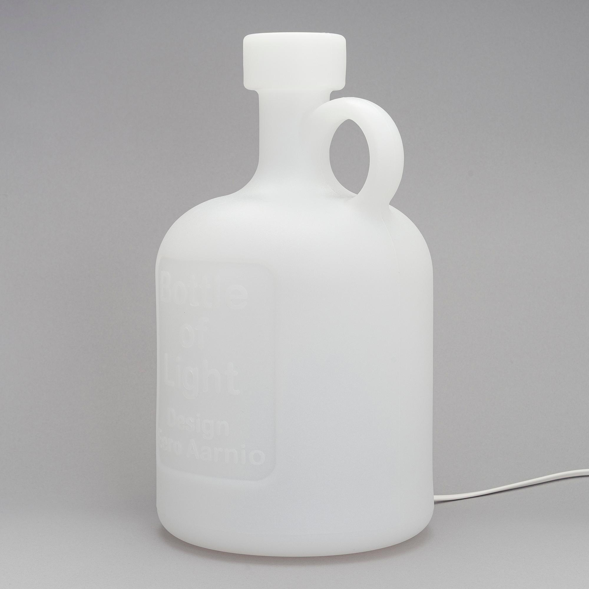 Eero Aarnio, pöytävalaisin "Bottle of Light" Melaja Oy, 2010.