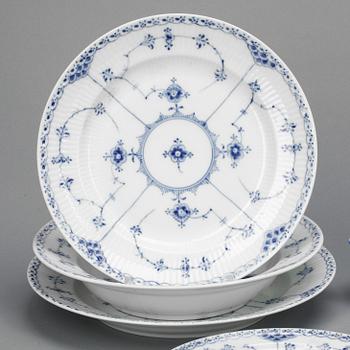 SERVISDELAR, 108 delar. "Musselmalet", Kunglig Dansk.