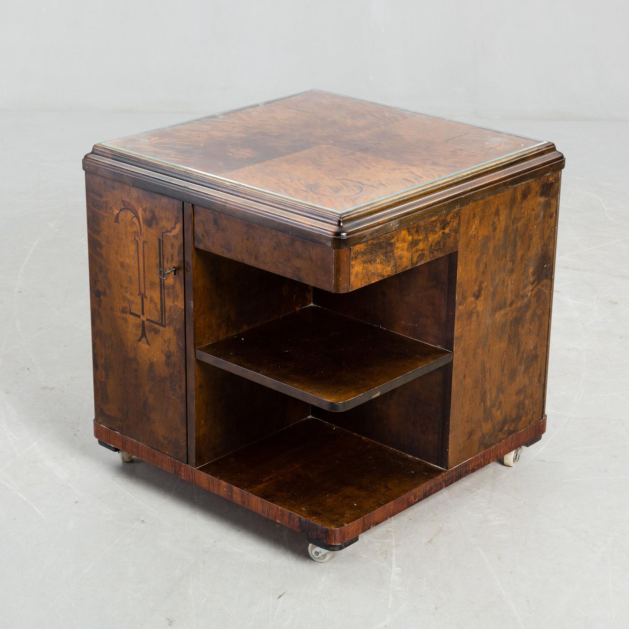 RÖKBORD, funkis, 1900-talets första hälft.