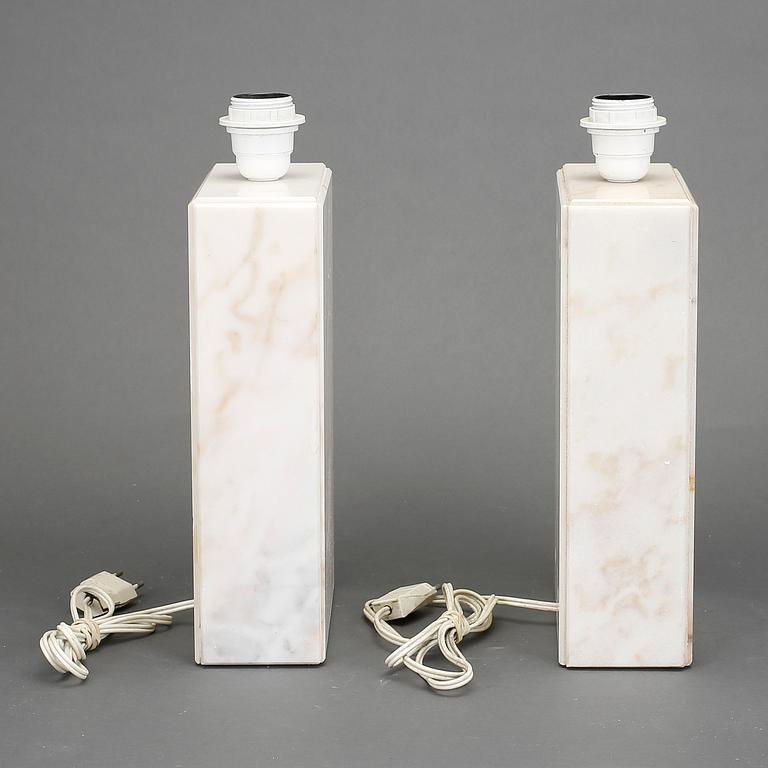 LAMPFÖTTER, ett par, marmor, 1900-tal.