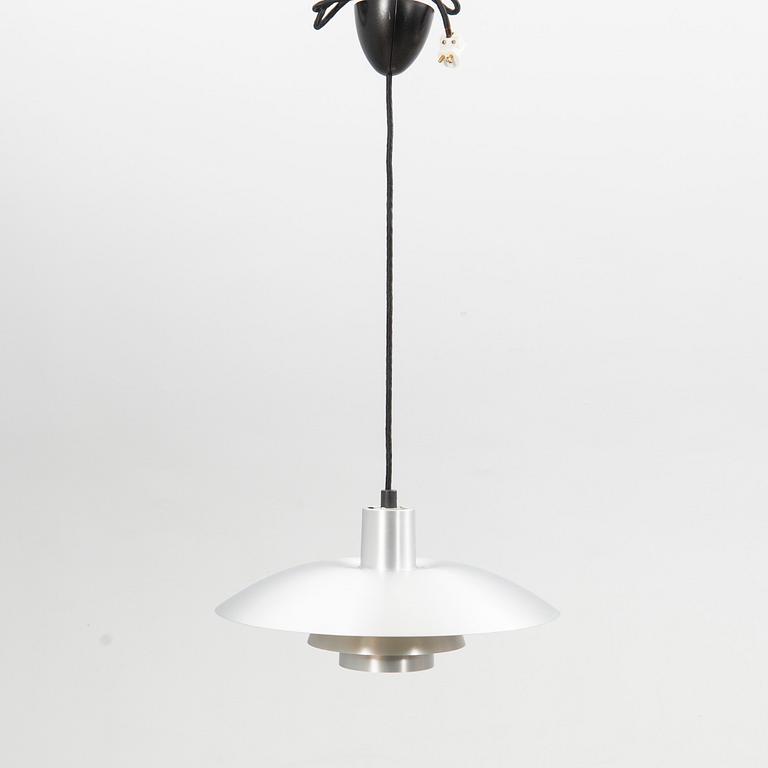 Poul Henningsen, taklampa, modell "PH 4/3", Louis Poulsen, Danmark.