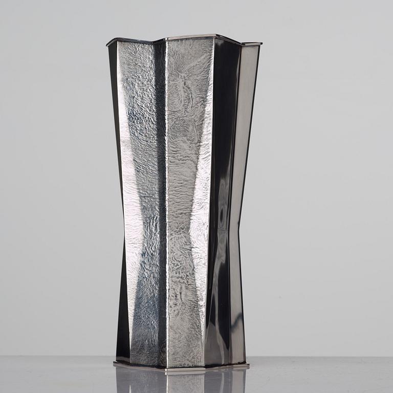 Tapio Wirkkala, A Tapio Wirkkala 830/1000 silver vase, Kultakeskus OY, Finland 1976.