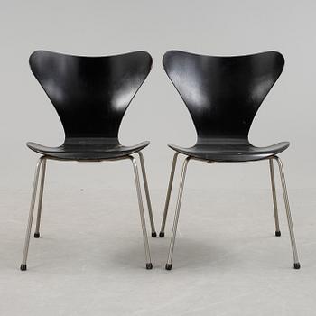 STOLAR, ett par, "Sjuan", Arne Jacobsen, Fritz Hansen.