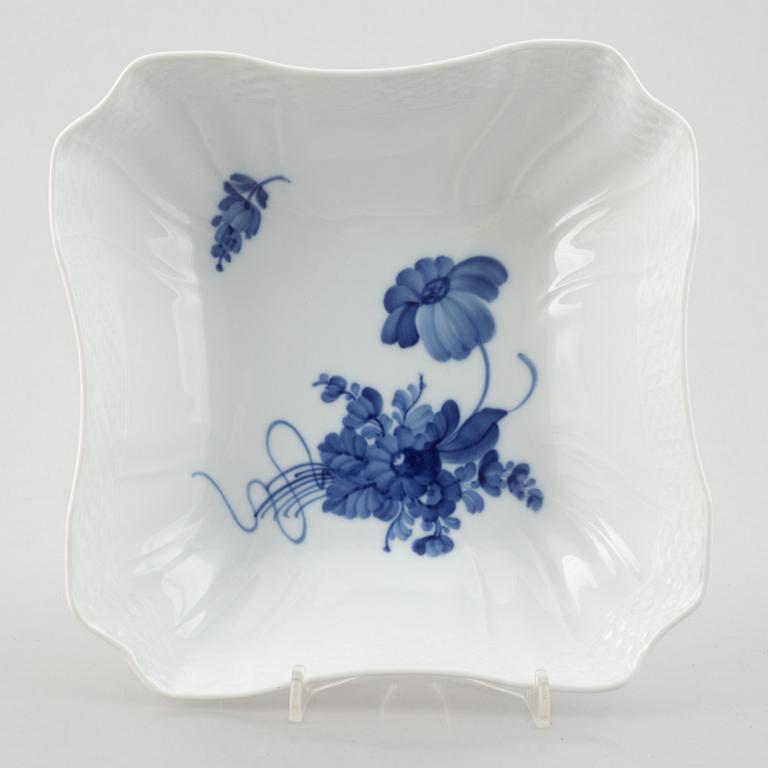 A 40 pieces porcelain service "Blå blomst", Royal Copenhagen, Denmark.