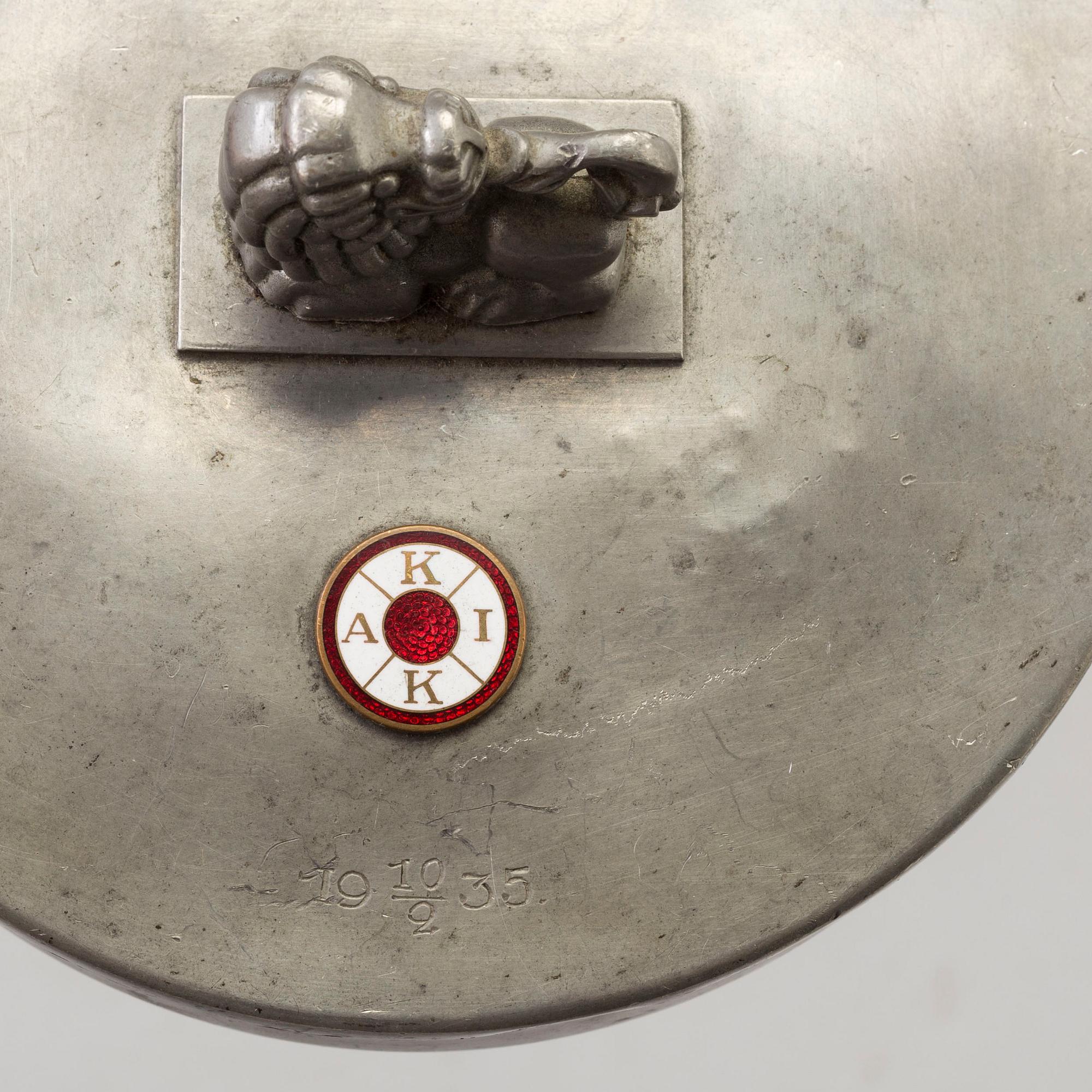 ANNA PETRUS, troligen. Ask med lock, tenn, CG Hallberg, Stockholm, 1934.