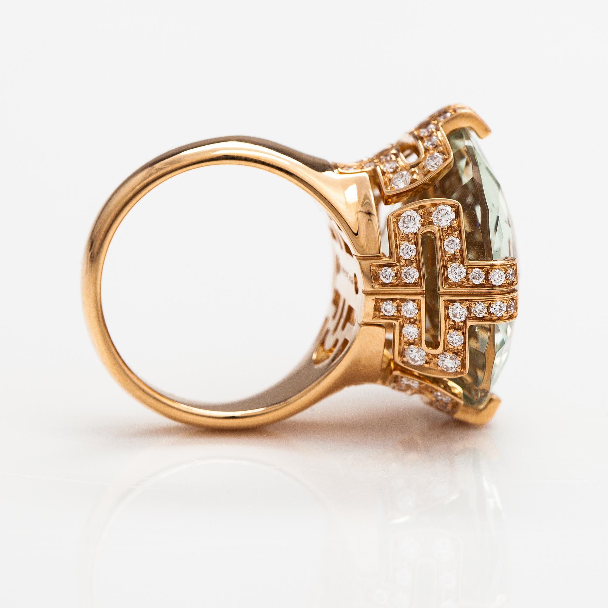 Bulgari, An 18K gold ring "Parentesi" with a green quartz and ca. 0.70 ct of brilliant cut diamonds in total.
