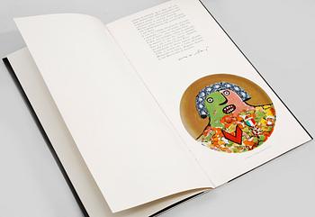 ENRICO BAJ, väggplakett, porslin, numrerad 1508/3000.