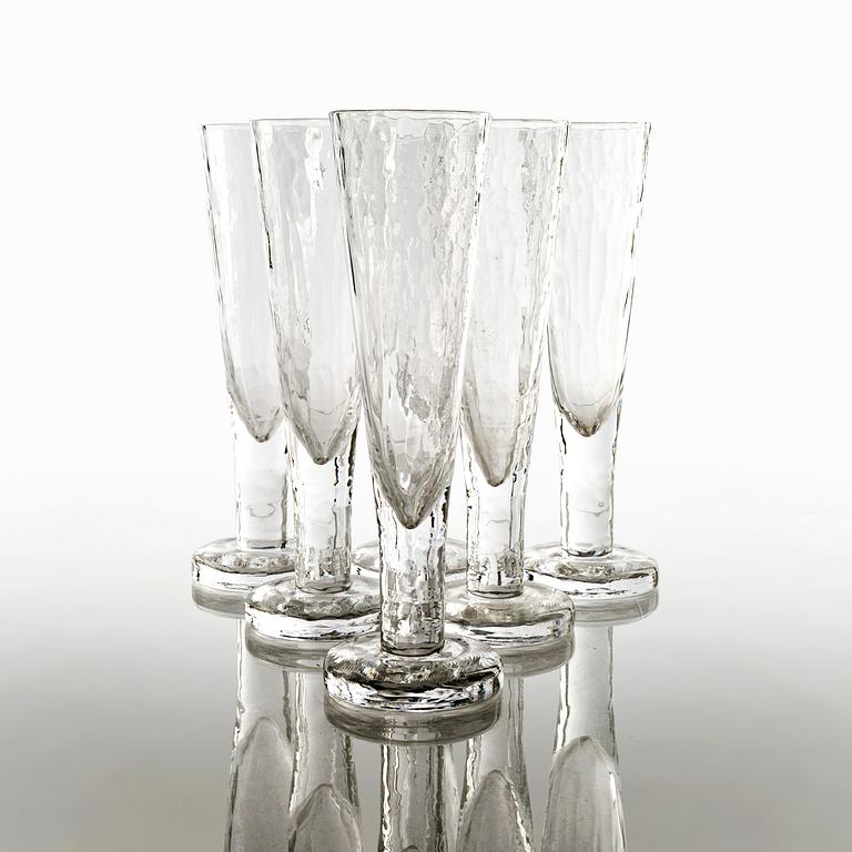 A set of 26 21st century champagne glass.