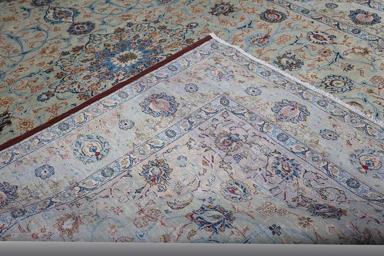 A CARPET, Kashan 450 x 315 cm.