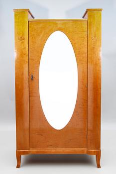 KLÄDSKÅP, 1900-talets första hälft.