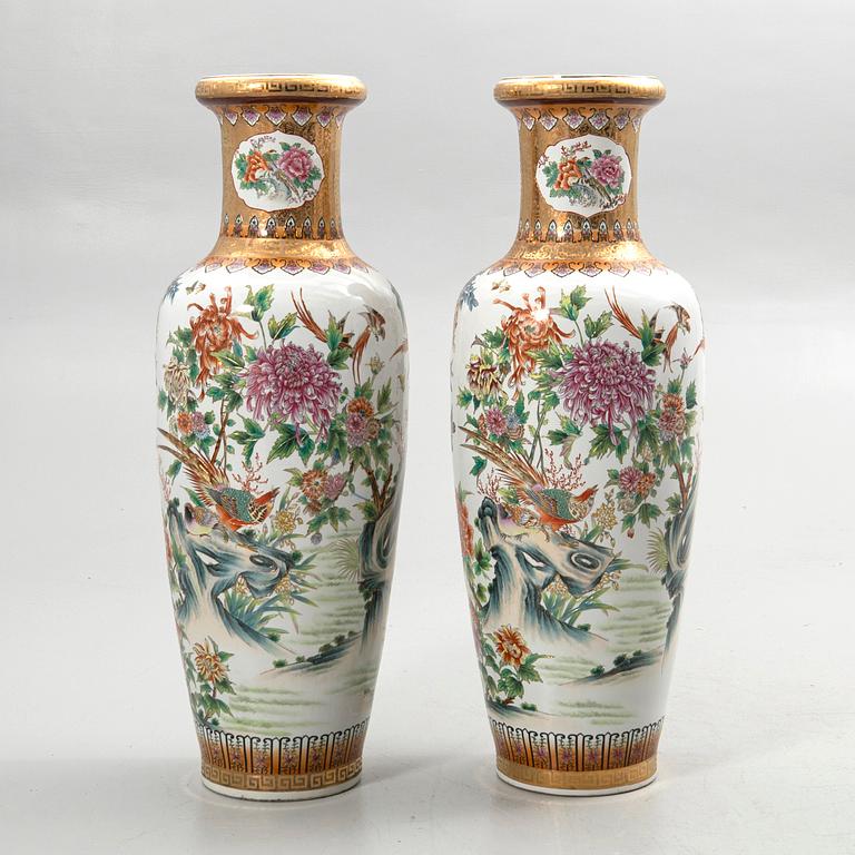 Floor vases, 1 pair, China, 19th/20th century.