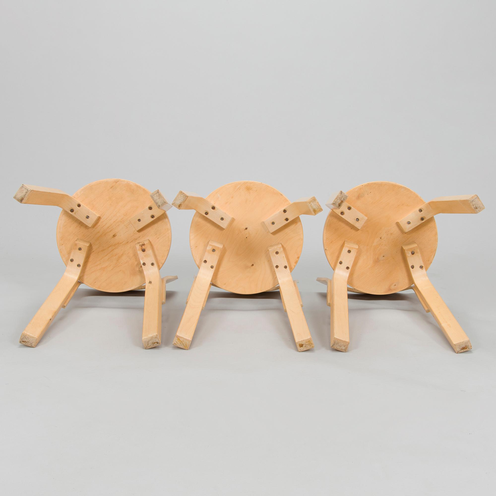 Alvar Aalto, A mid-20th century drop leaf table and three chairs for O.Y. Huonekalu-ja Rakennustyötehdas A.B.