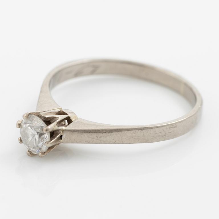 Ring, solitaire ring in 18K white gold with brilliant-cut diamond.