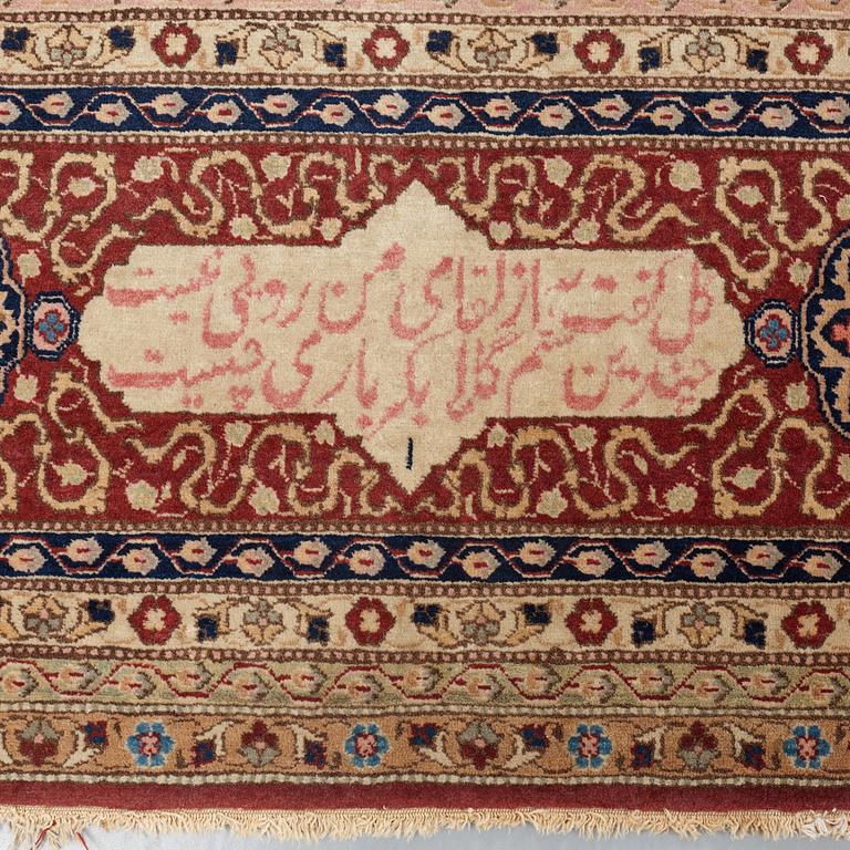 MATTO, a semi-antique Tabriz, ca 466 x 328,5 cm.