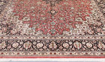 Matta, Ghom, äldre, 398 x 293 cm.