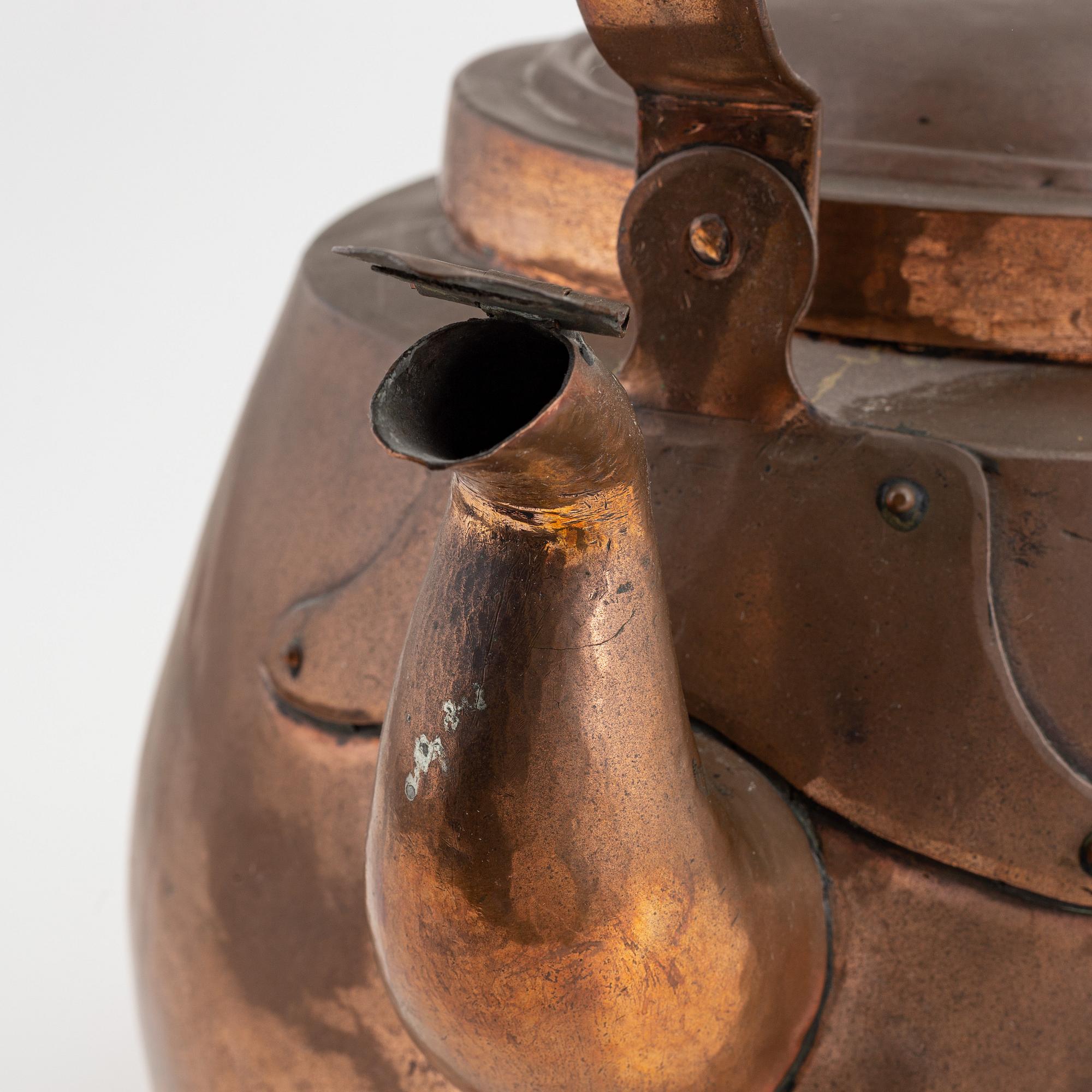 A large copper coffee pot, 19th Century.