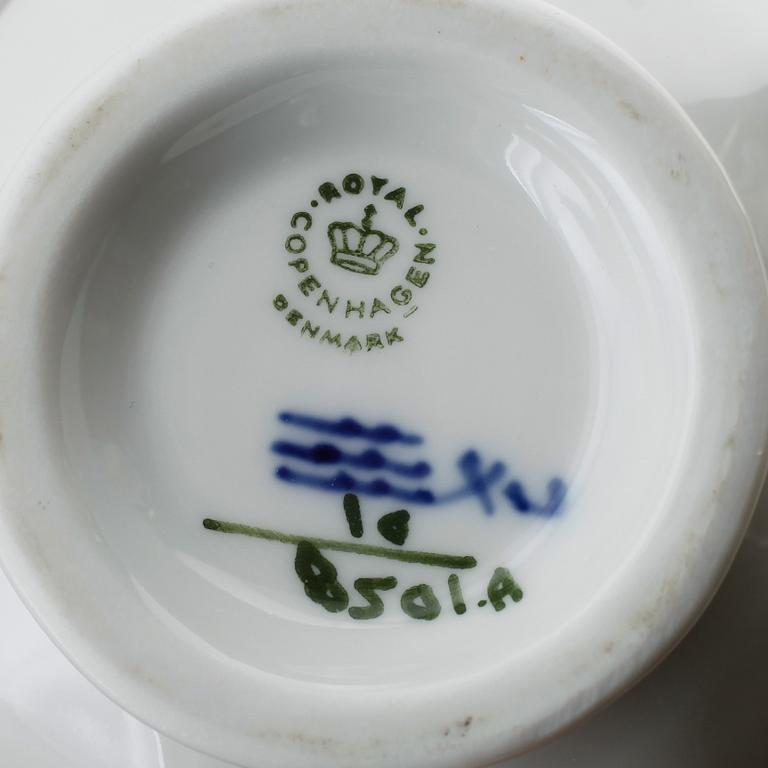 SERVISPORSLIN, 8 delar, "Blå Blomst", Royal Copenhagen.