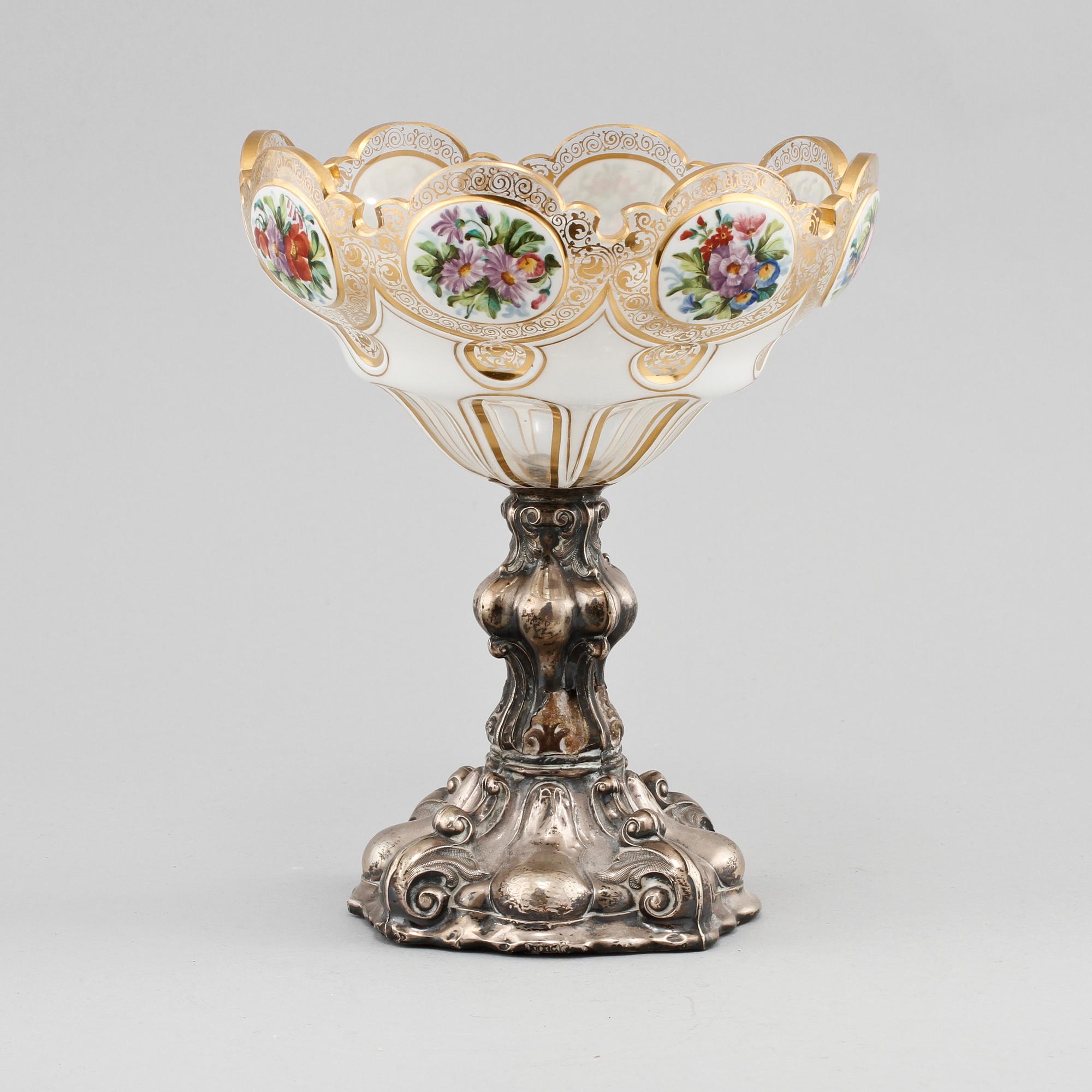 UPPSATSSKÅL, glas samt silver, omkring 1900.