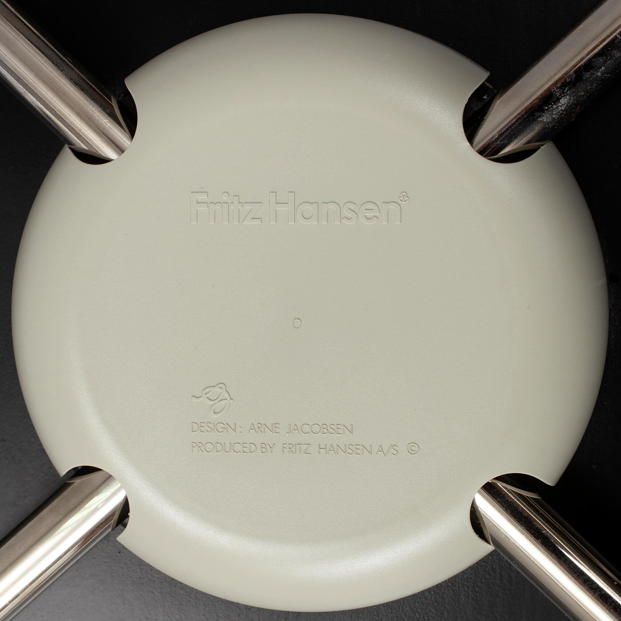 ARNE JACOBSEN, stolar, 3 st, "Myran", Fritz Hansen Danmark, 2005.