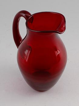 TILLBRINGARE, rött glas, Monica Bratt, Reijmyre, 1950-tal.