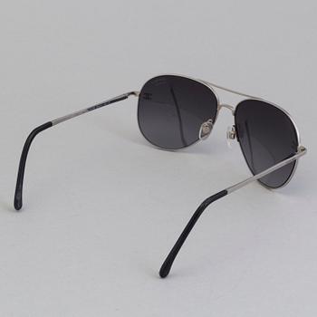Chanel silver and black pilot summer sun glasses.