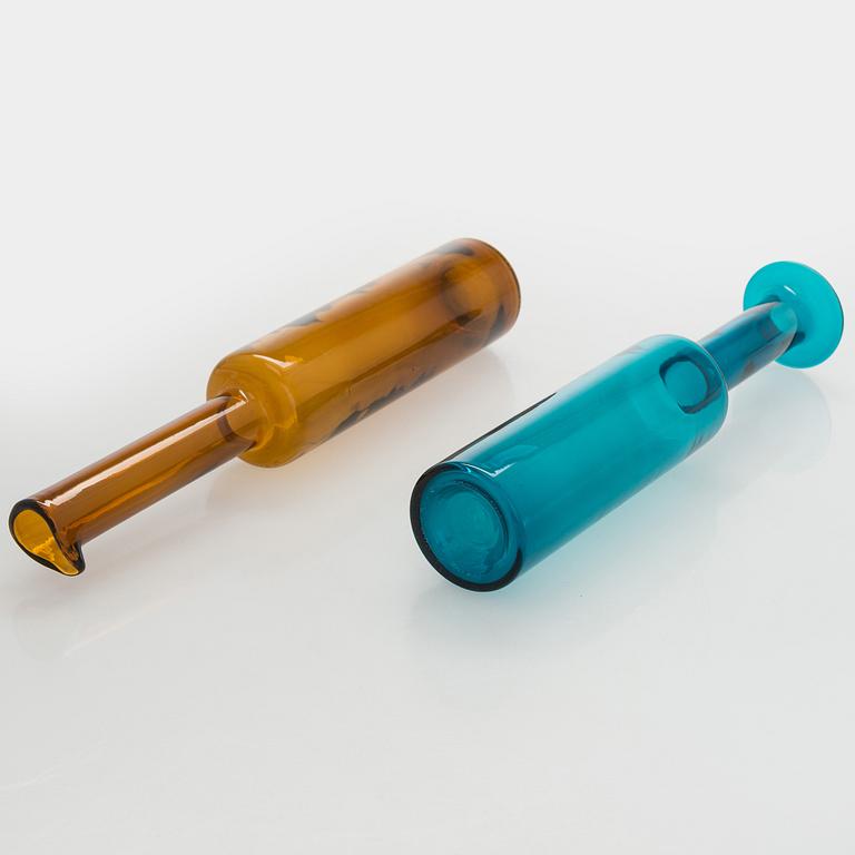 Nanny Still, a set of ten bottles signed Riihimäen Lasi O.Y Nanny Still.