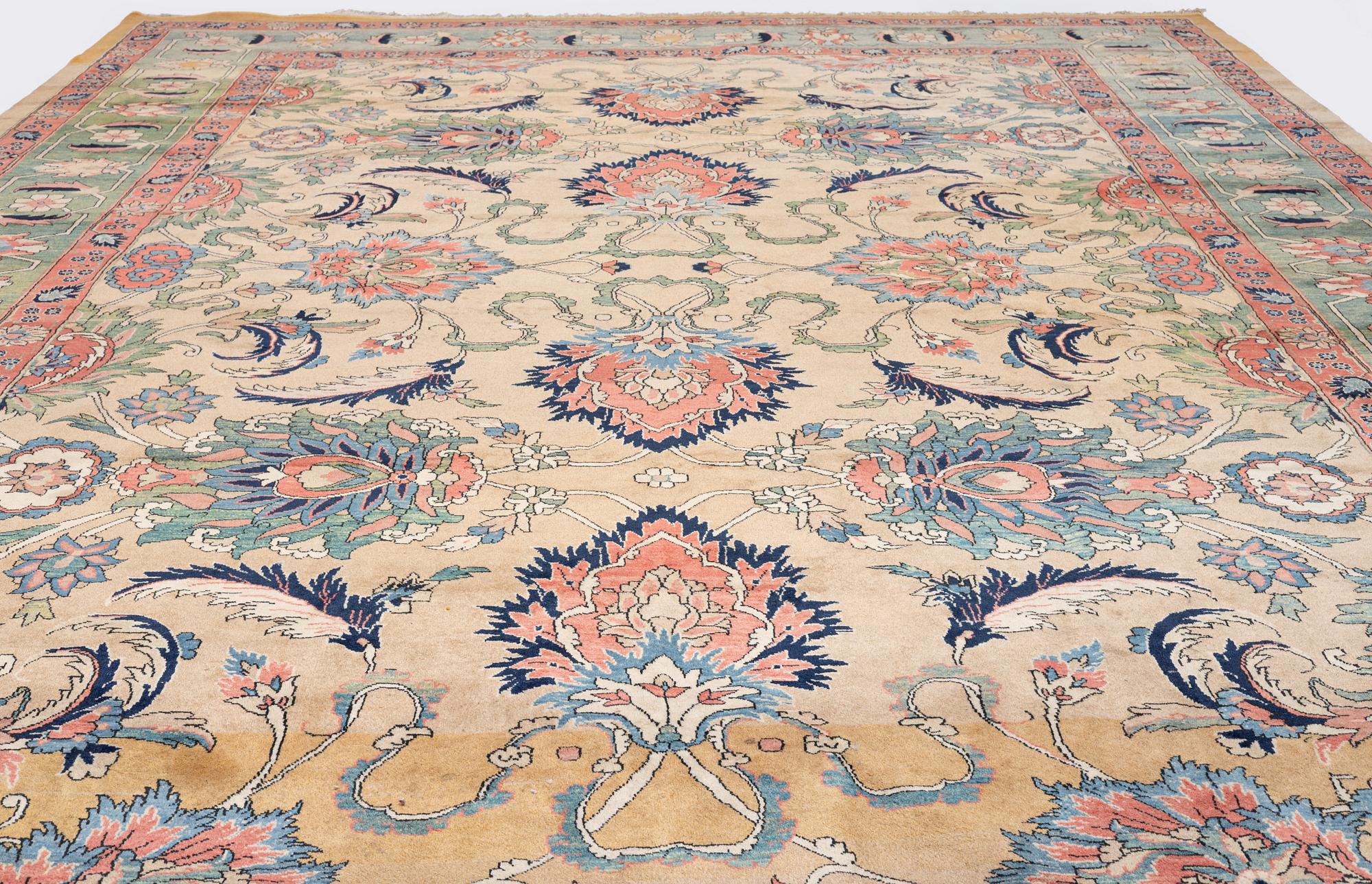 Matta, Heris, ca 600 x 390 cm.