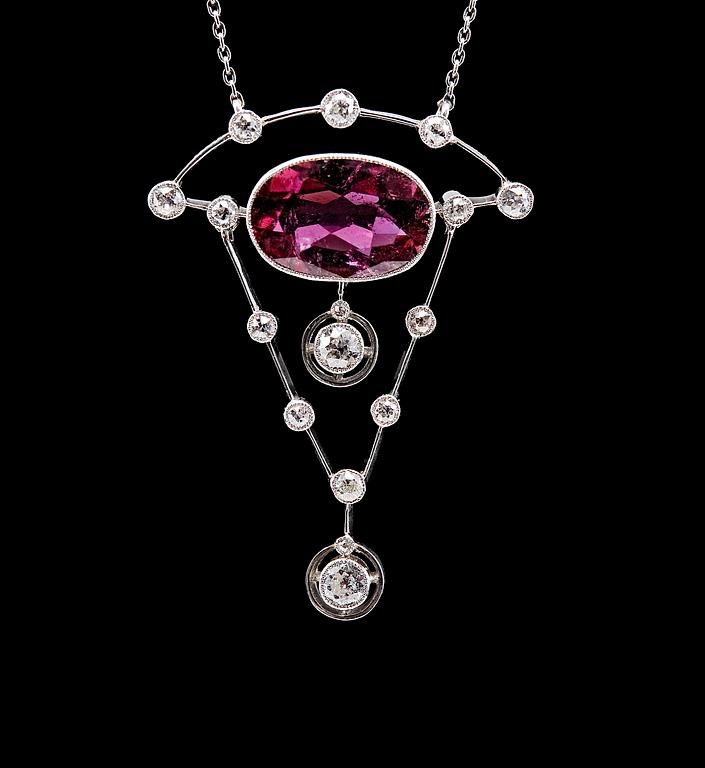 HALSSMYCKE, turmalin ca 3.40 ct, briljantslipade diamanter ca 0.70 ct.