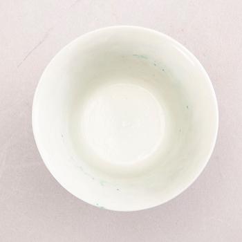 A Chinese Yongzheng porcelain cup.