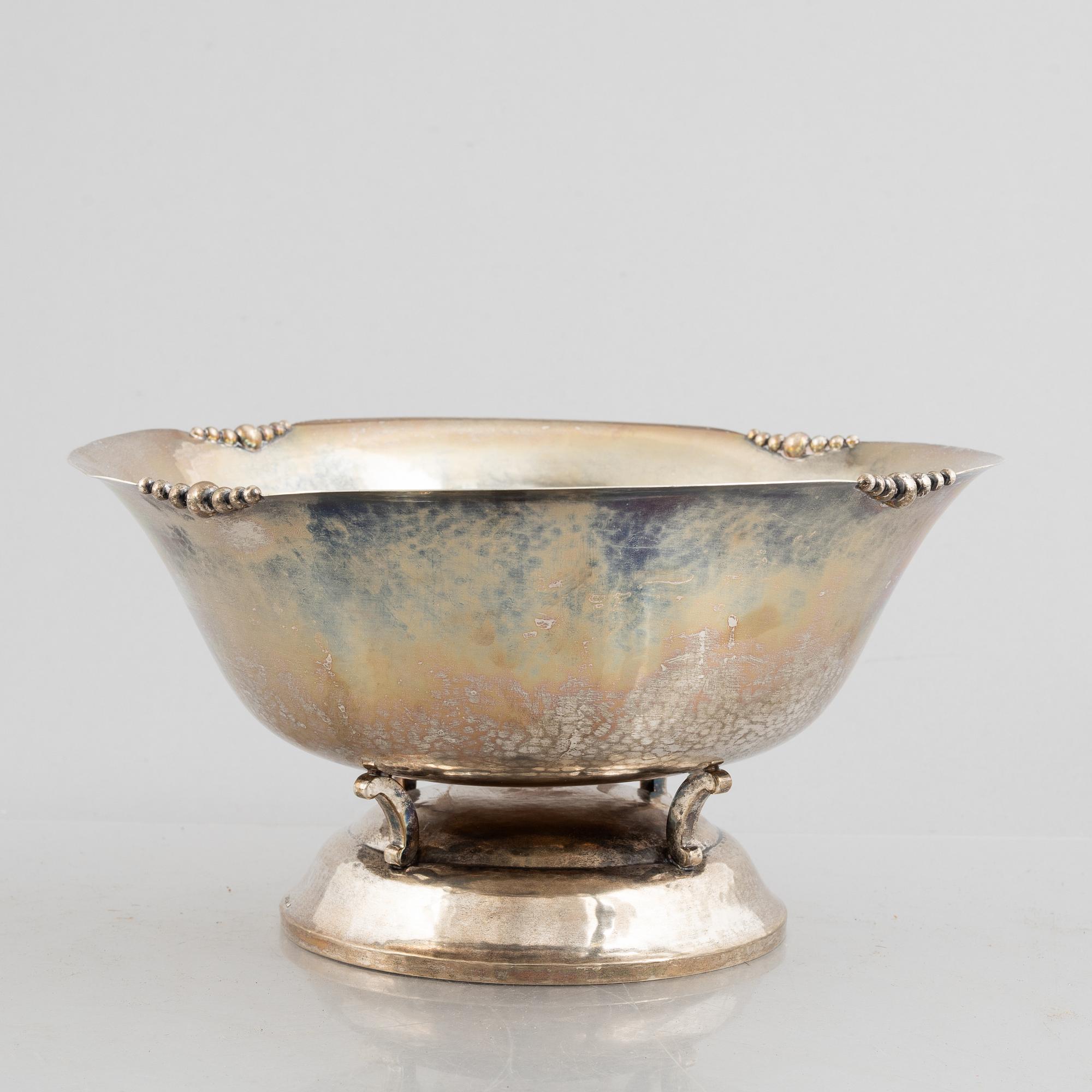 A Swedish silver bowl, marks of Silvervarufabriken J Grönroos, Kristianstad 1930.