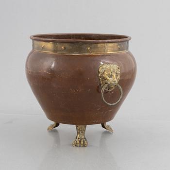 Champagne cooler, brass and copper, late 19th Century.