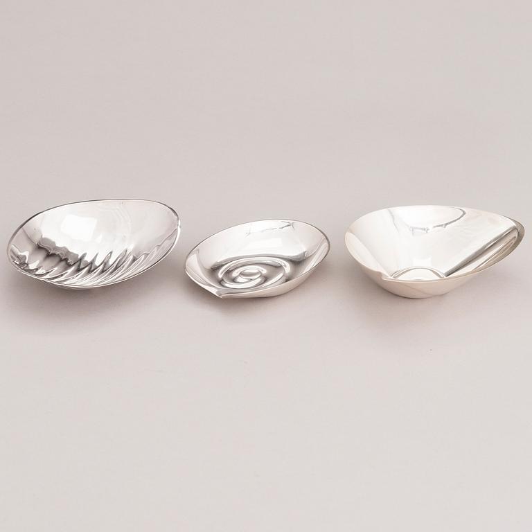 TAPIO WIRKKALA, Three silver bowls, Kultakeskus, Hämeenlinna and Hopeatehdas, Helsinki 1953-68.