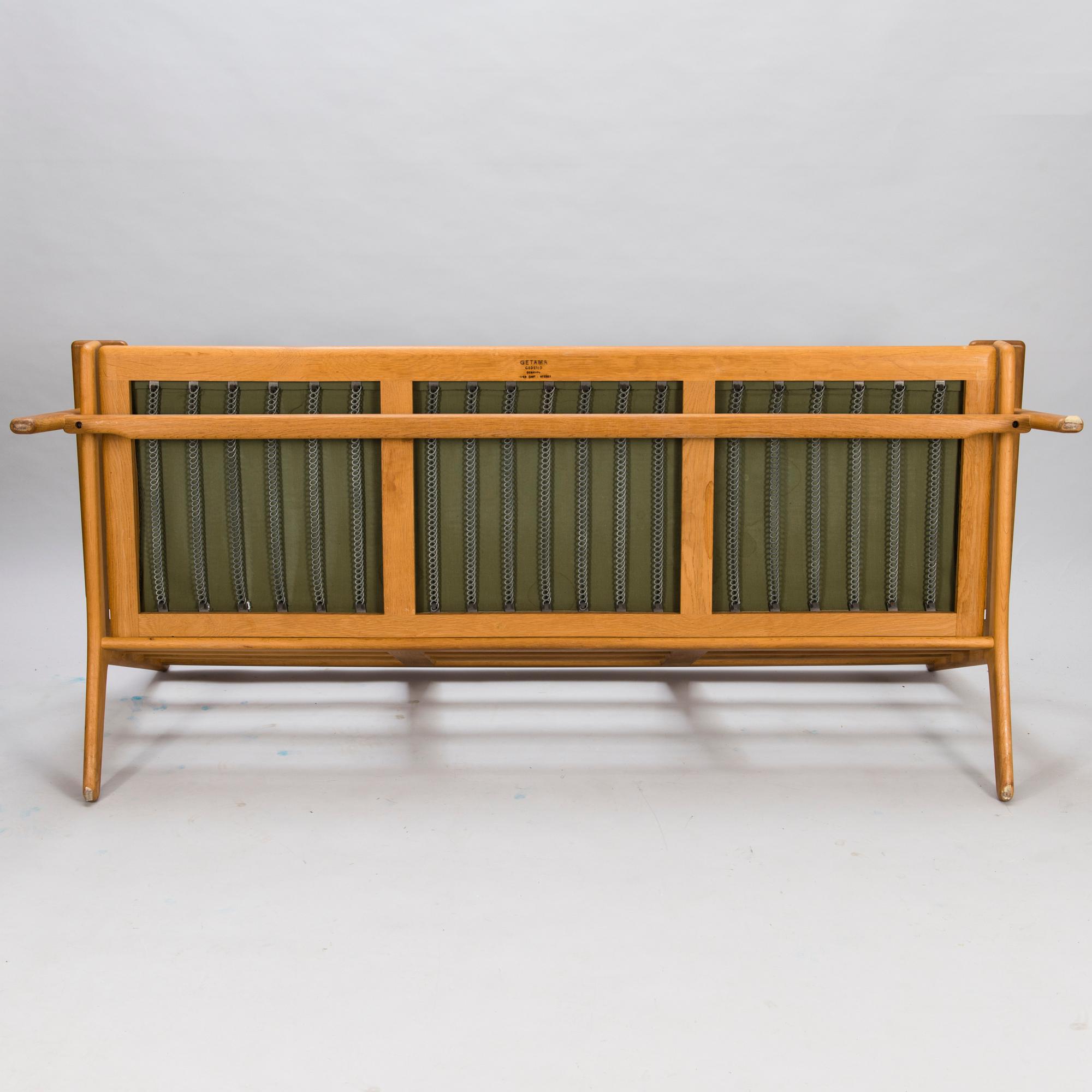 HANS J WEGNER Model GE-290 Sofa by Getama Gedsted, Denmark.