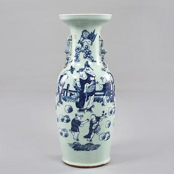 URNA, porslin, Kina, 1800-talets andra hälft.