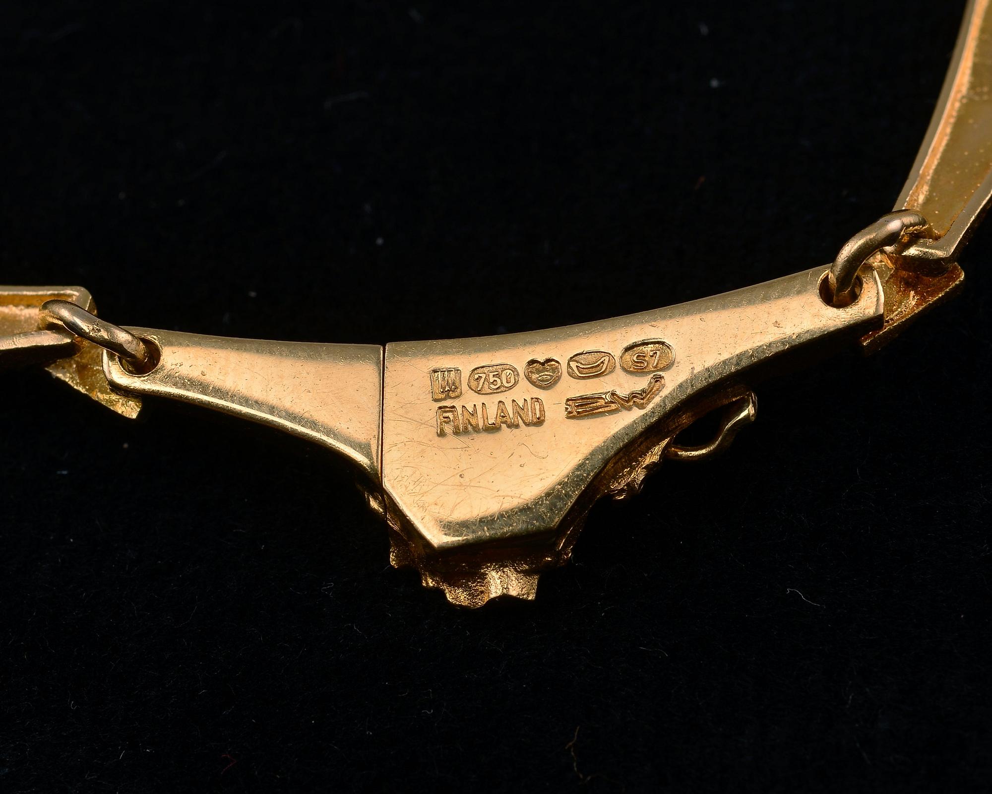 Björn Weckström, KAULAKORU, kultaa 18K, sign. BW, Lapponia 1971. Paino 36,8 g.
