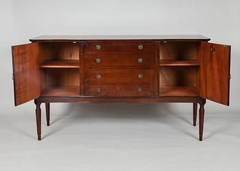 SIDEBOARD, England, 1900-talets mitt.
