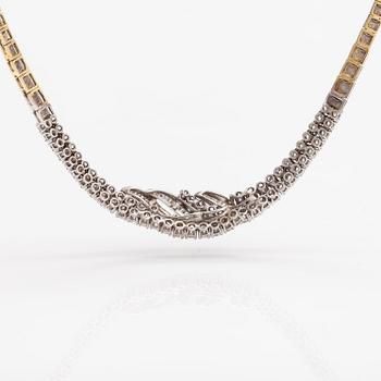 An 18K gold necklace with diamonds ca. 6.00 ct in total.